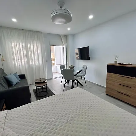 アパート Ver64 - Nuevo, Reformado 100, Terraza, Wifi, Playa A 600 Metros, Centro A 300 Metros トレモリノス