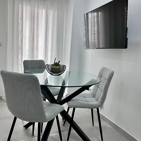 Ver64 - Nuevo, Reformado 100, Terraza, Wifi, Playa A 600 Metros, Centro A 300 Metros * トレモリノス